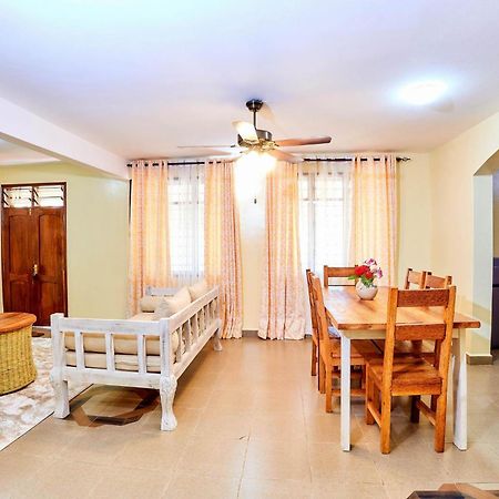 Diani Beach Gold Apartments Esterno foto