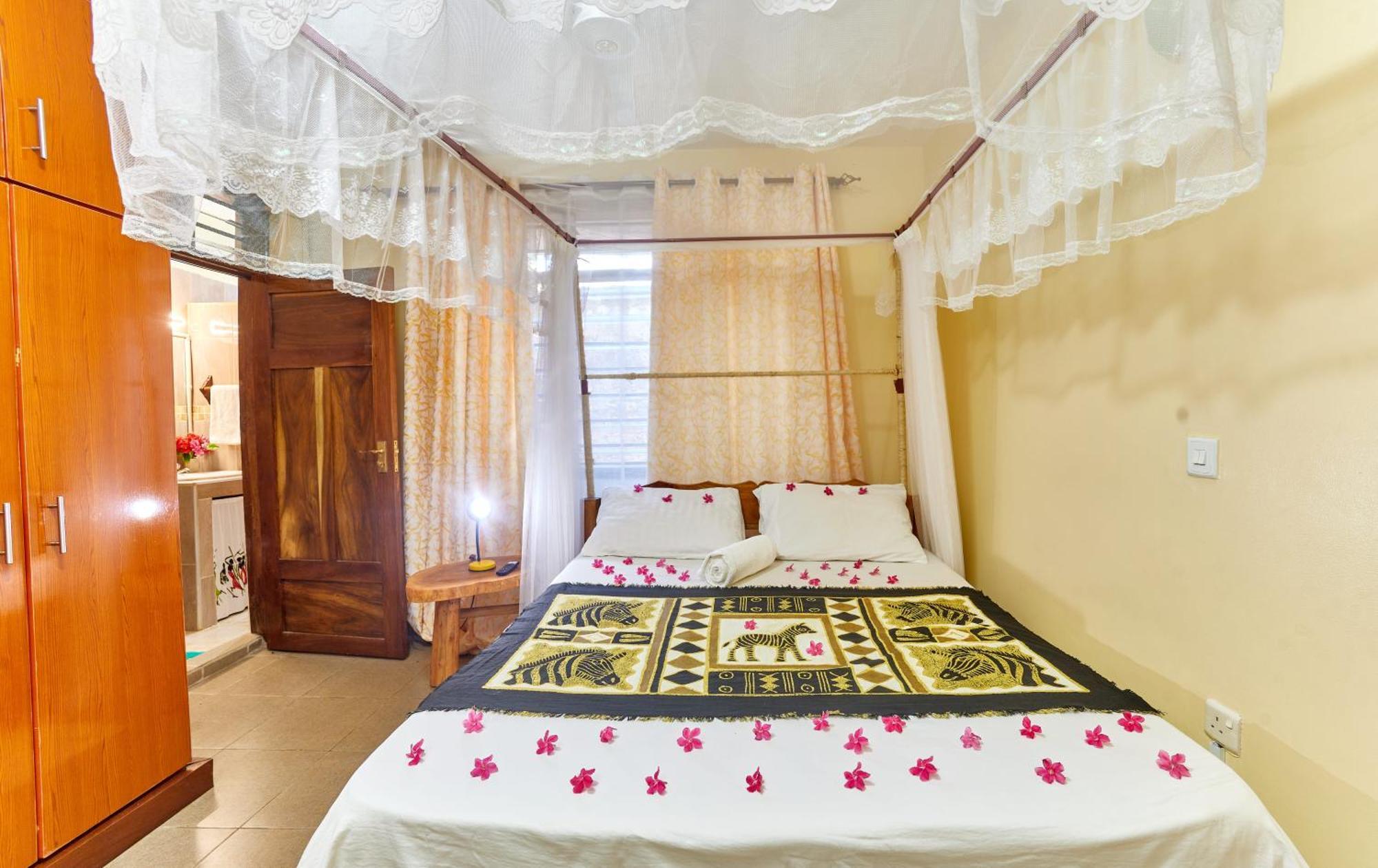 Diani Beach Gold Apartments Esterno foto