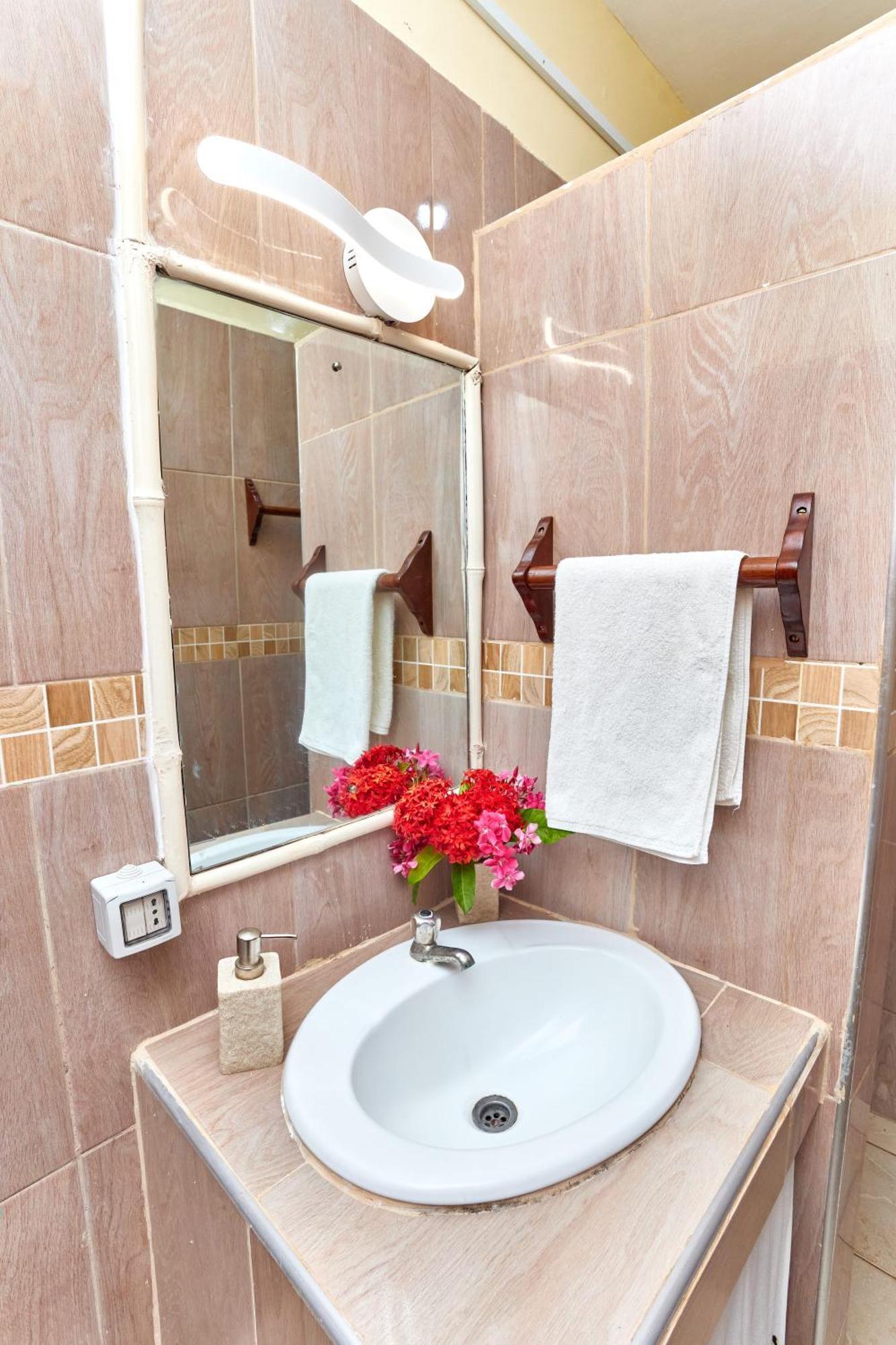 Diani Beach Gold Apartments Esterno foto