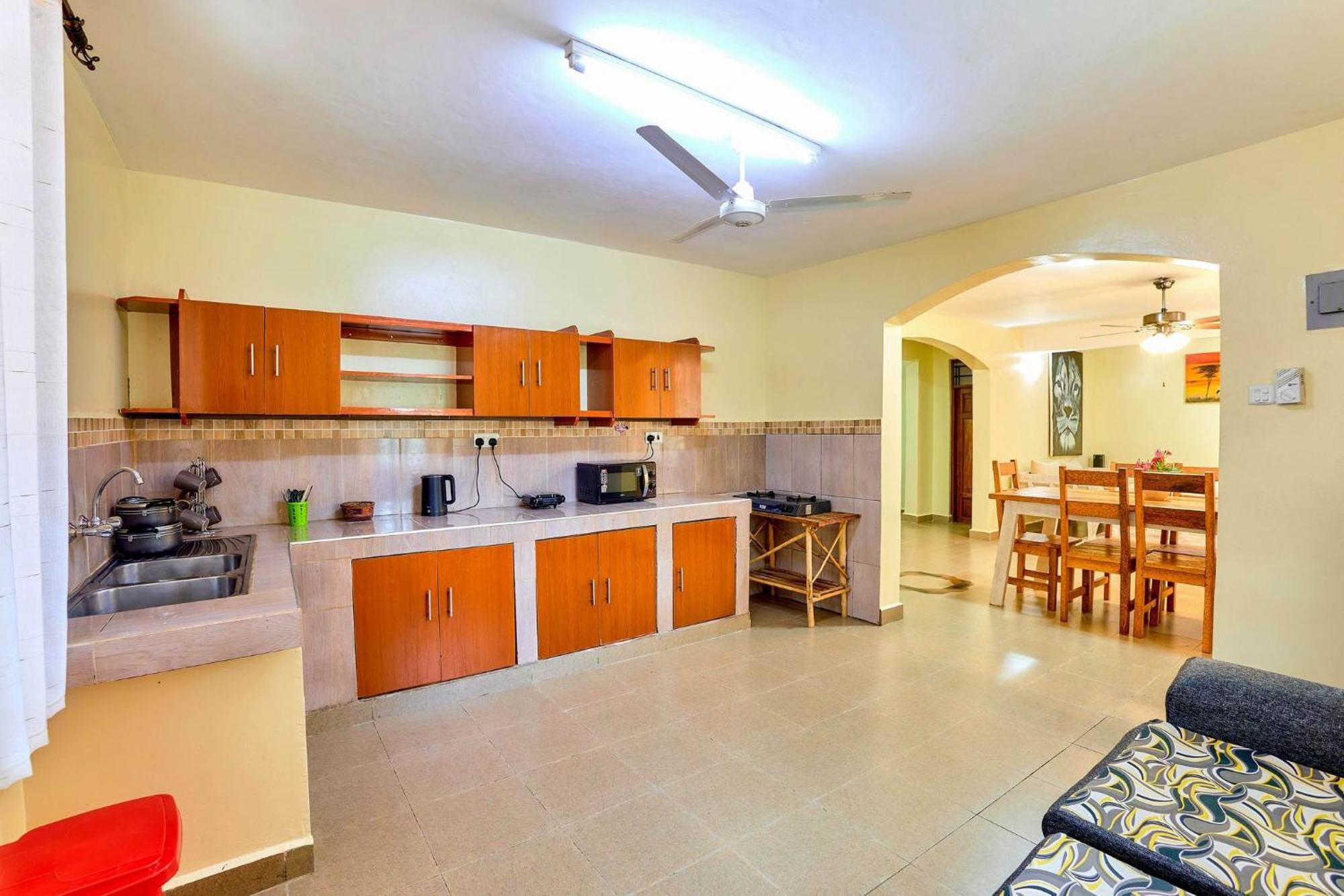 Diani Beach Gold Apartments Esterno foto